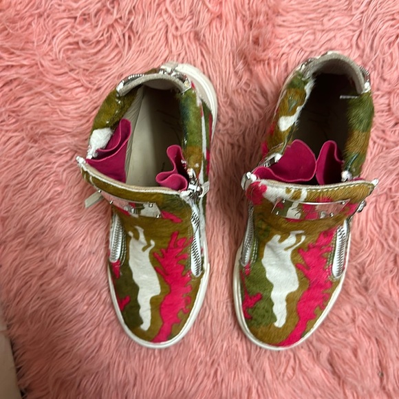 Giuseppe Zanotti calf skin multi color zip pull sneakers( IN STORAGE) - Picture 3 of 5